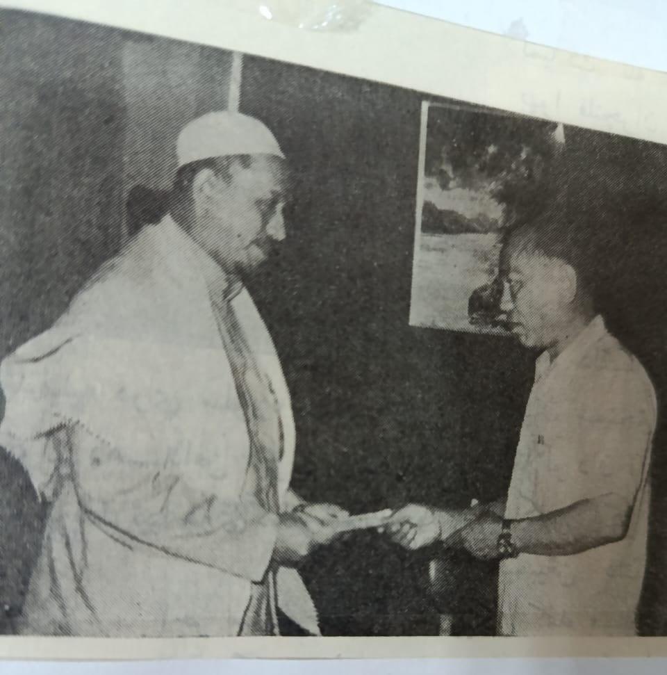 Tuan Guru Haji Abdul Rahman menerima bantuan tahunan Kerajaan Negeri Kelantan, 1972